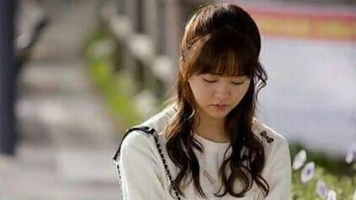 5 Zodiak Ini Dikenal Paling Pemalu, Banyak yang Dipikirkan Sebelum Bicara, Kamu Termasuk?