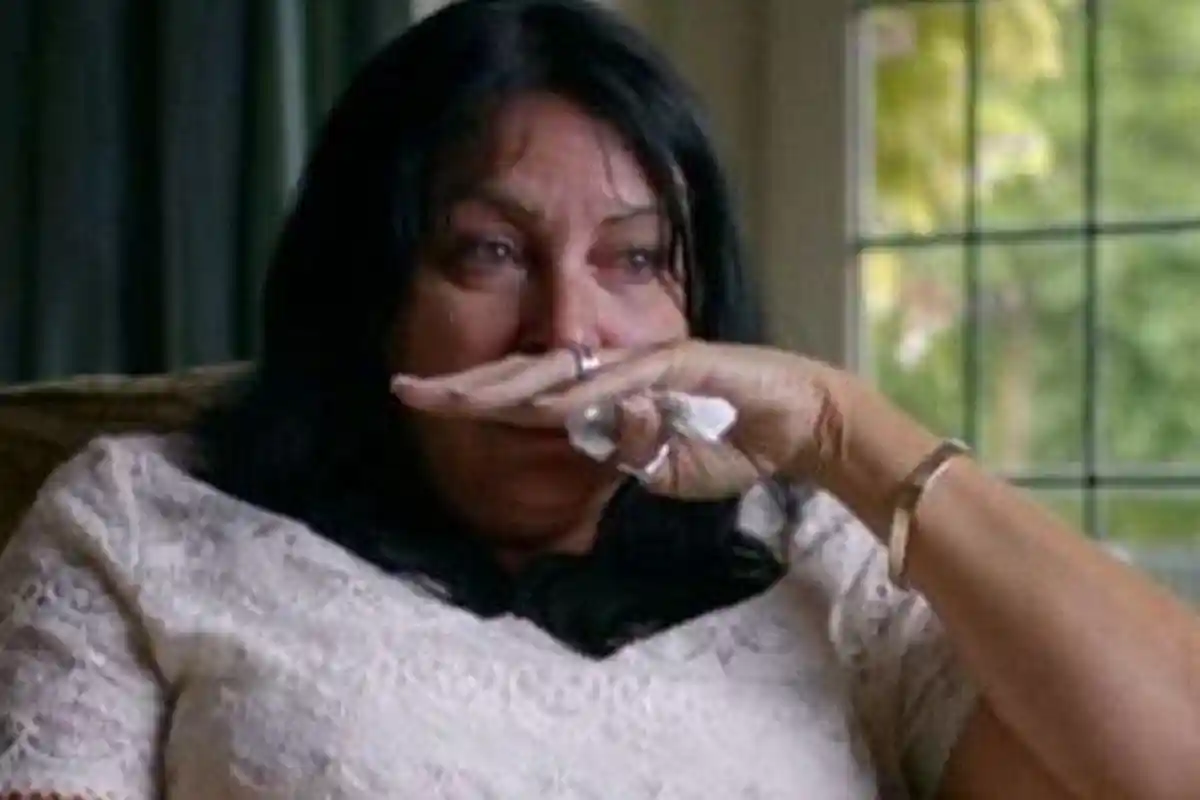 Dapat Sebuah Foto di Dompet Ayahnya yang Meninggal, Wanita Ini Temukan Fakta yang Merubah Hidupnya