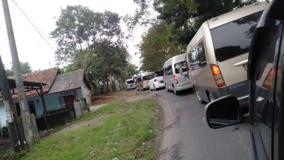 Warga Karawang Terjebak Macet karena One Way Tol Cipali, Subang-Purwakarta 4 Jam