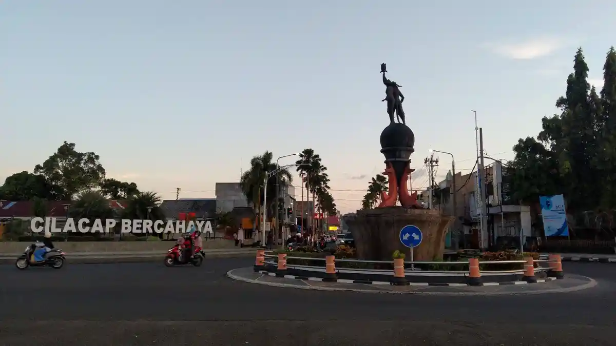 Cuaca Cilacap Hari Ini, Senin 2 Mei 2022: Siang Diperkirakan Hujan, Suhu 32 Derajat Celcius