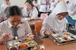 Dugaan-keracunan-makanan-bergizi-gratis-MBG-yang-menimpa-20-siswa-MTs-SIS-Al-Jufri.jpg