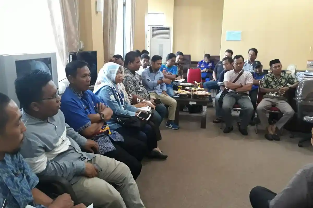 Perwakilan Nelayan Tolak Pukat Harimau Hingga di Kantor Bupati Sinjai