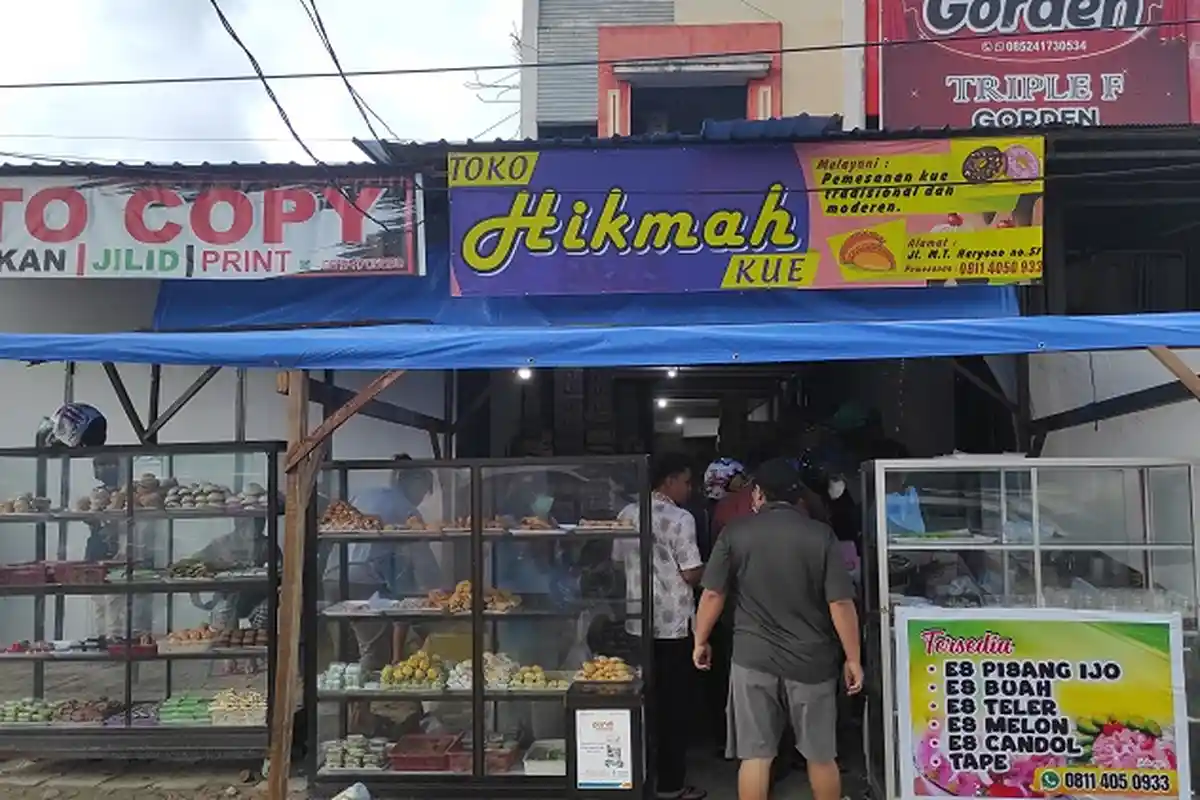 Sajikan 50 Jenis Jajanan Takjil, Toko Kue Hikmah Untung Rp10 Juta Per Hari