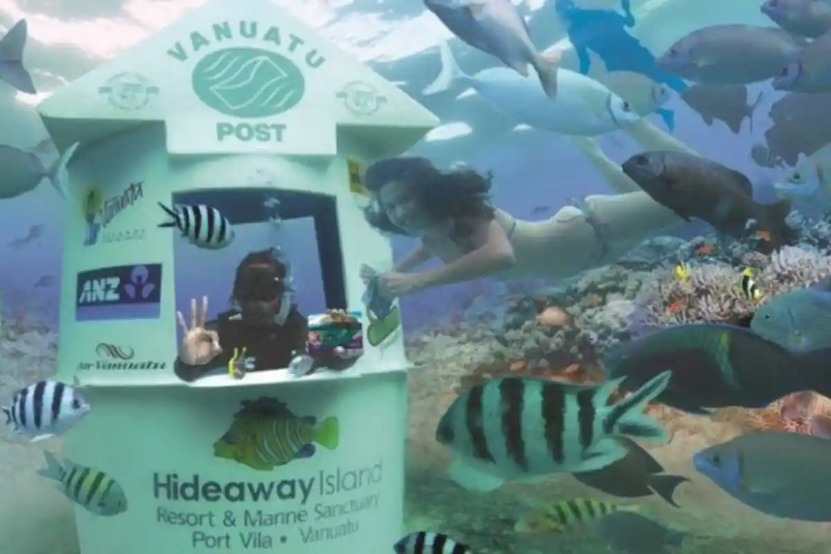 Kantor Pos Berada di Bawah Laut, Orang-orang Lakukan Ini untuk Berkirim Surat