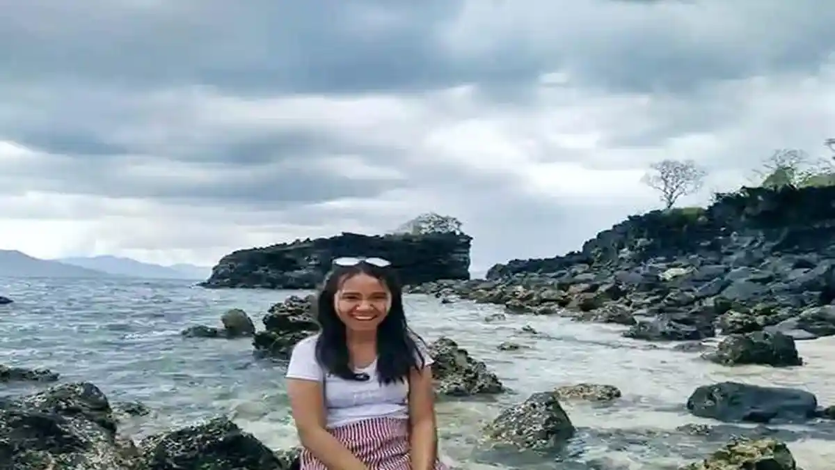 Keindahan Pantai Pasir Putih Ina Burak bak Surga Tersembunyi di Adonara Flores Timur