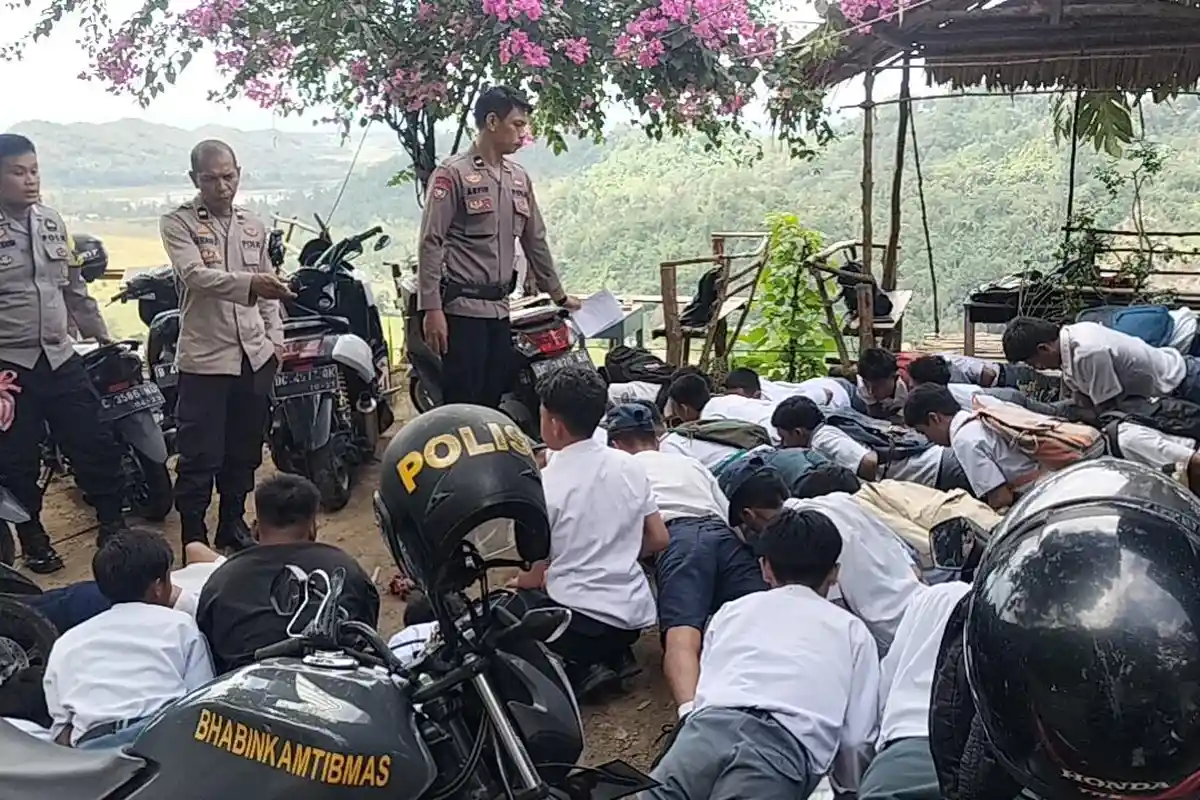 25 Pelajar Bolos di Polman Terjaring Razia, Asyik Nongkrong di Tempat Wisata