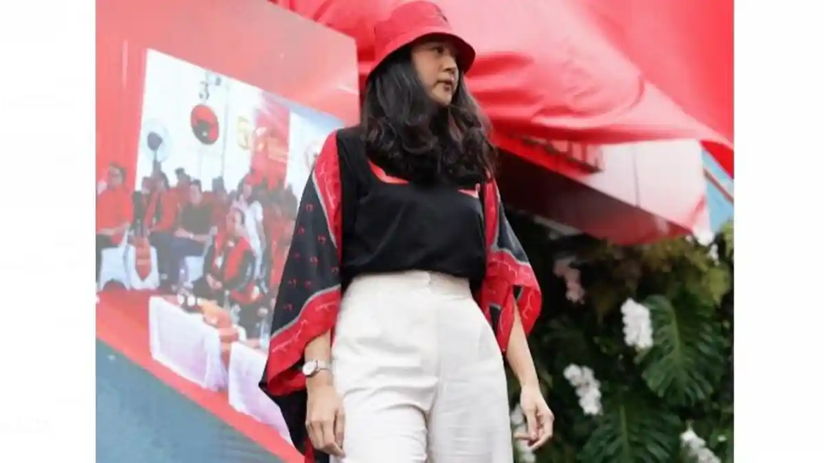 Fashion Show Atribut PDIP RedMe Meriahkan Peresmian Kantor BMI