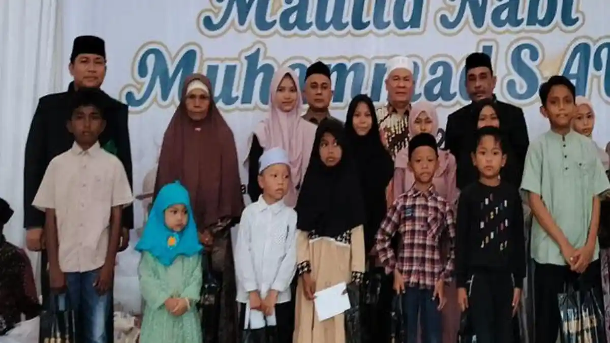 Ribuan Warga Pidie Raya Hadiri Peringatan Maulid di Lhokseumawe, Santuni Puluhan Anak Yatim