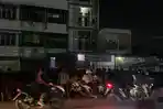 Suasana-di-depan-gudang-miras-oplosan-di-Jalan-Kapten-Sumarsono.jpg