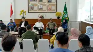 Silaturahmi-dengan-wartawan-bhgbf.jpg