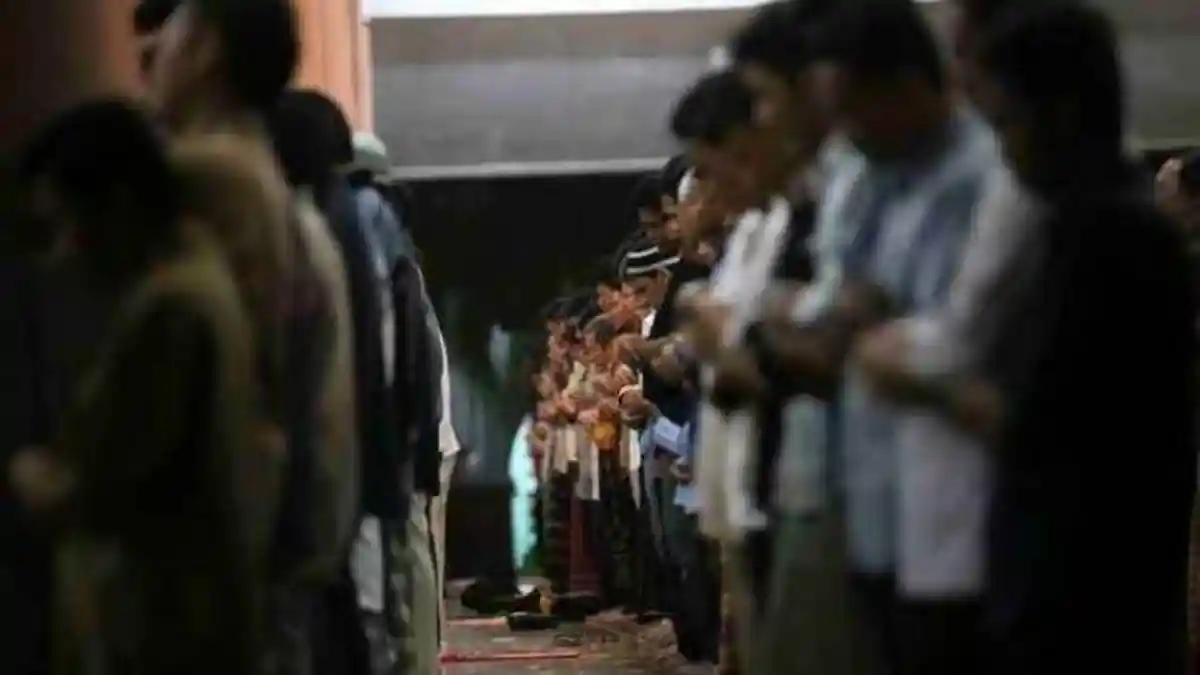 Simak 14 Urutan Sholat Khusuf Gerhana Bulan Total, Tonton Videonya