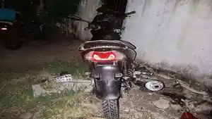 Barang-bukti-Kecelakaan-lalu-lintas-terjadi-di-depan-SMAS-Katholik-Caritas-Maumere.jpg