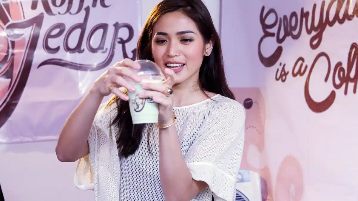 Gara-gara Endorse Celana Jeans Jessica Iskandar Merasa Dibohongi Ayu Ting Ting