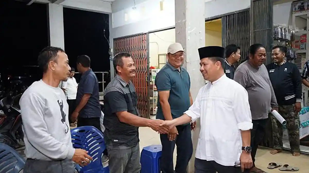 Warga Seranggam Sambas Senang Bupati Satono Akan Bangun Jalan Desa