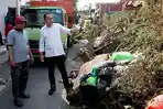 Wali Kota Surabaya Kaget saat Temukan Kasur, Meja dan Kursi dalam Kerja Bakti Bersih-bersih Sampah