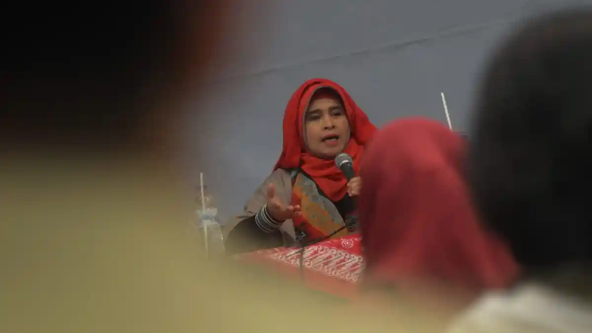 Reaksi Neno Warisman Saat Tahu Mobilnya Terbakar