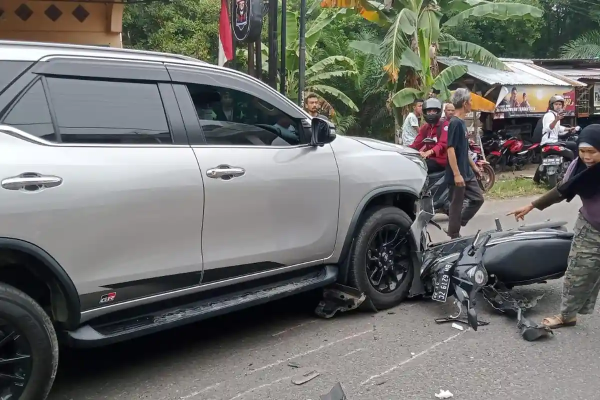 Kecelakaan Maut di Bagan Pete Jambi, Mobil vs Motor, Pengendara Motor Tewas