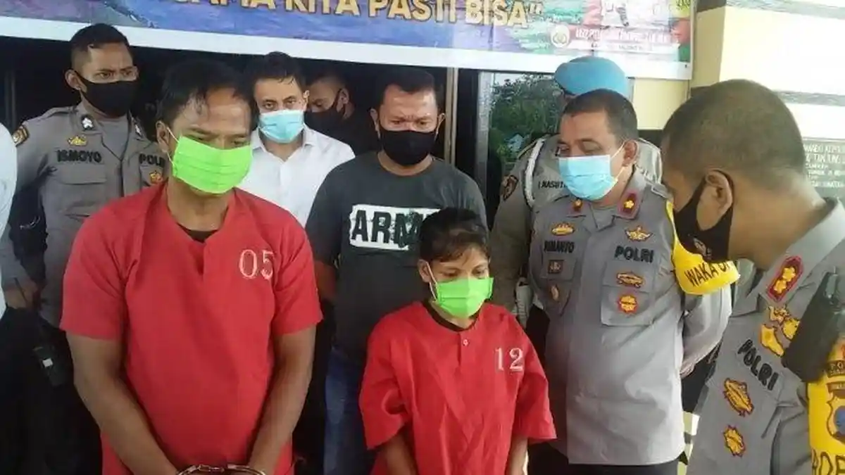 HEBOH! Rumah Kades Dibakar Preman, Dan Istri Pelaut Nekad Jadi Otak Perampokan