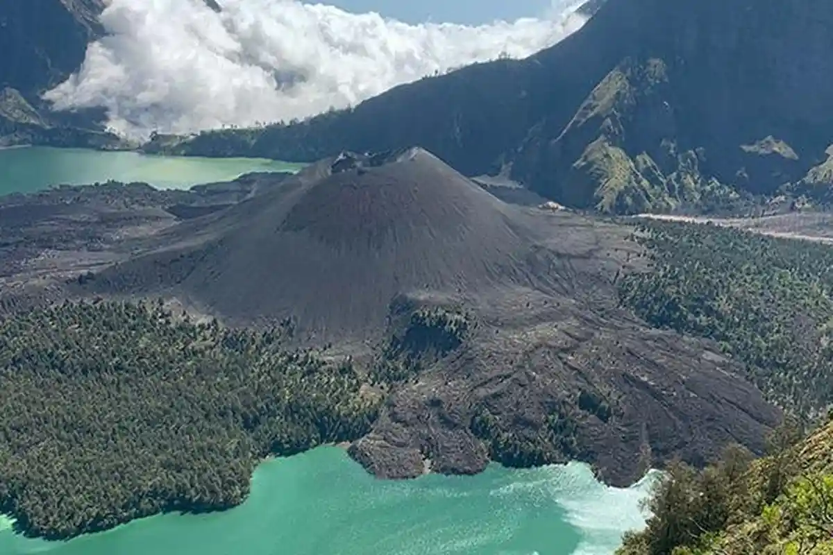 6 Jalur Pendakian Gunung Rinjani Ditutup 1 Januari-2 April 2025