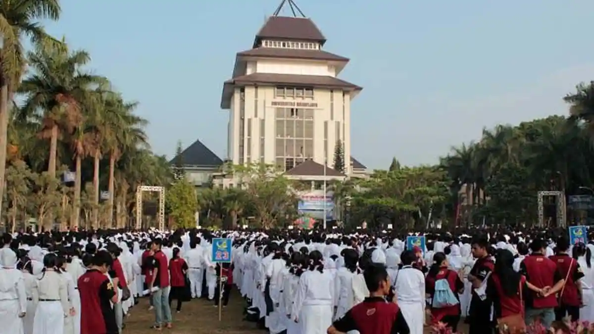 9 Universitas Terbaik Indonesia versi QS World, 3 PTN Masuk Di Urutan Nomor 7