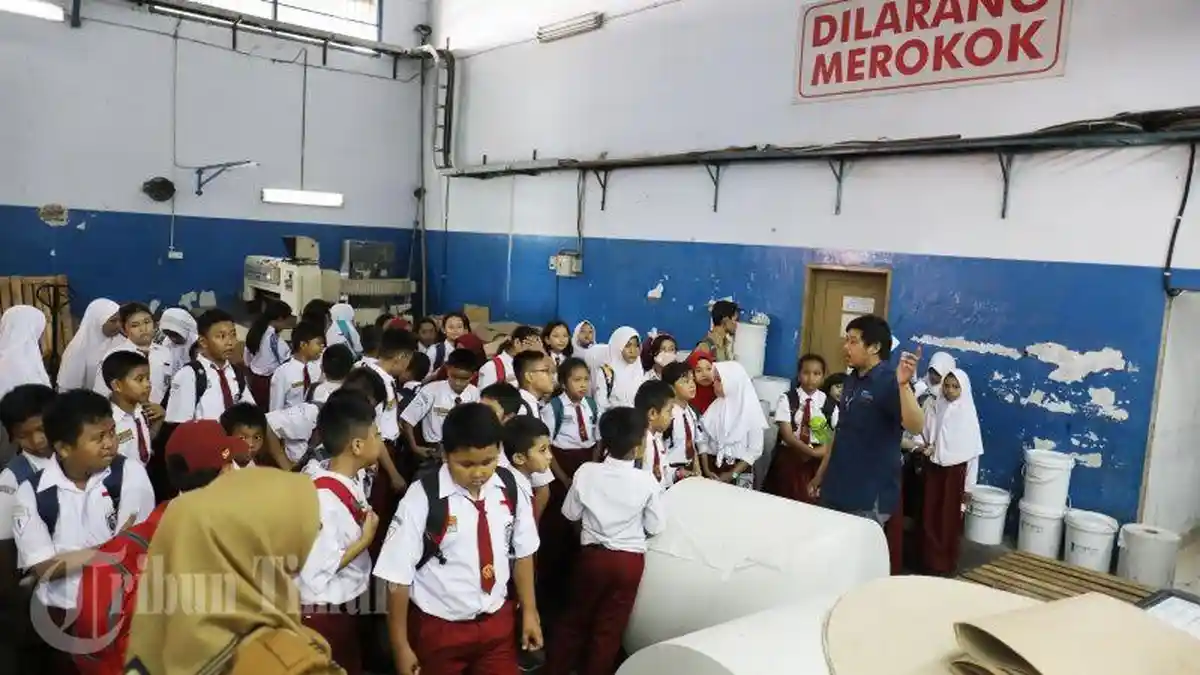 FOTO: Murid SD Negeri Percontohan PAM Kunjungan ke Tribun TImur - murid-sd-negeri-pe8.jpg