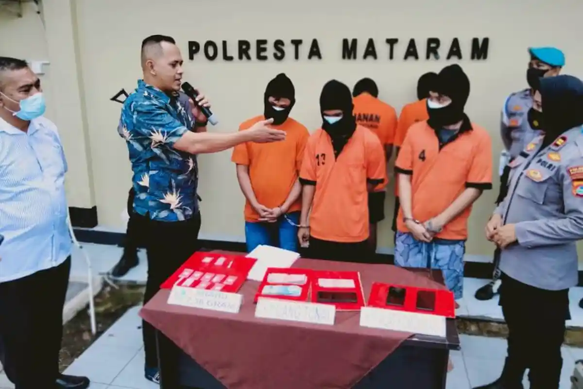 Narkoba Jadi Bisnis Keluarga, Tiga Bersaudara di Karang Bagu Kompak Jualan Sabu