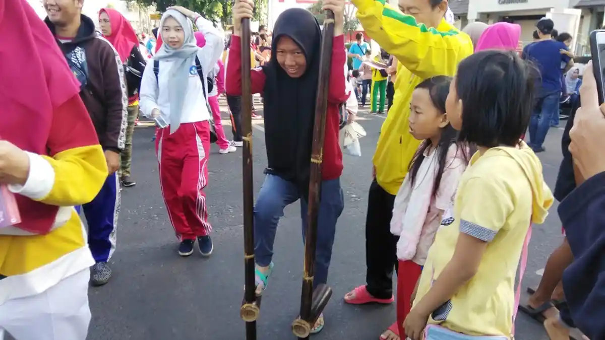 Kampanye Stop Gadget, LPA Bandar Lampung Ajak Anak-anak Lomba Permainan Tradisional
