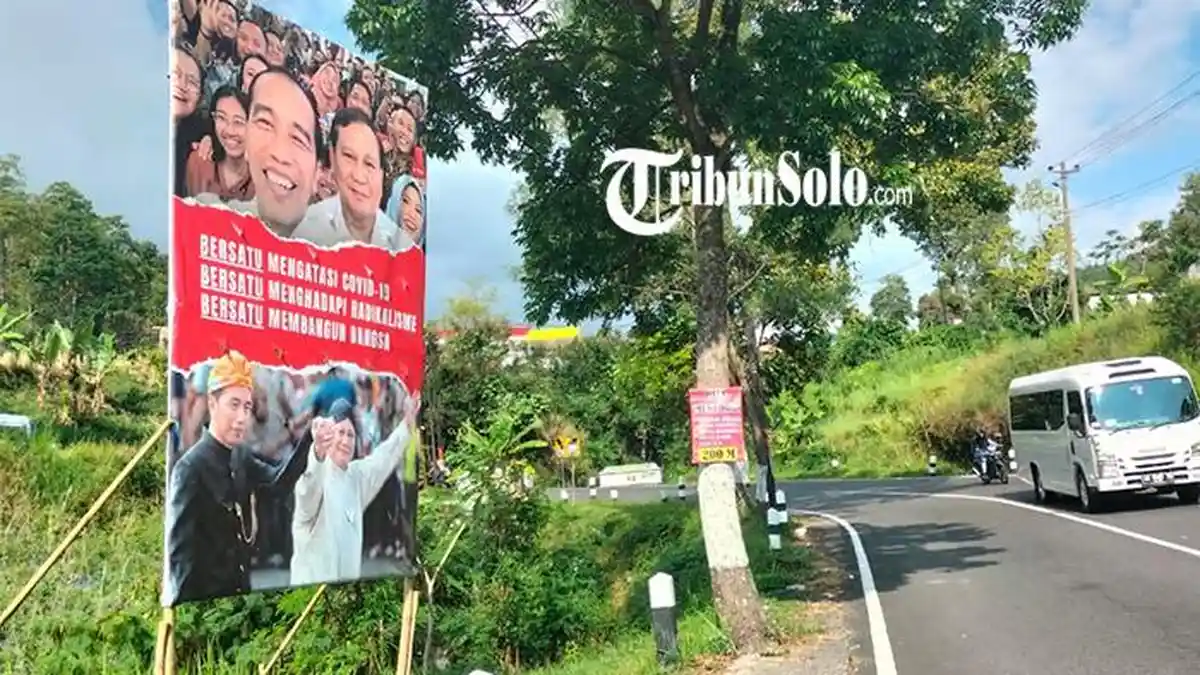 Baliho Prabowo-Jokowi Muncul di Tawangmangu, Gerindra Karanganyar Tegaskan Bukan Partai yang Pasang