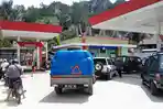 antrian-pertamina-spbu-mandetek-makale-tana-toraja-15112023.jpg