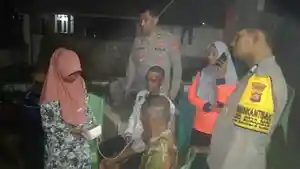47-Penumpang-dan-Awak-Kapal-Kandas-di-Burangasi-Rumbia-Buton-Selatan-Diungsikan-ke-Balai-Desa.jpg