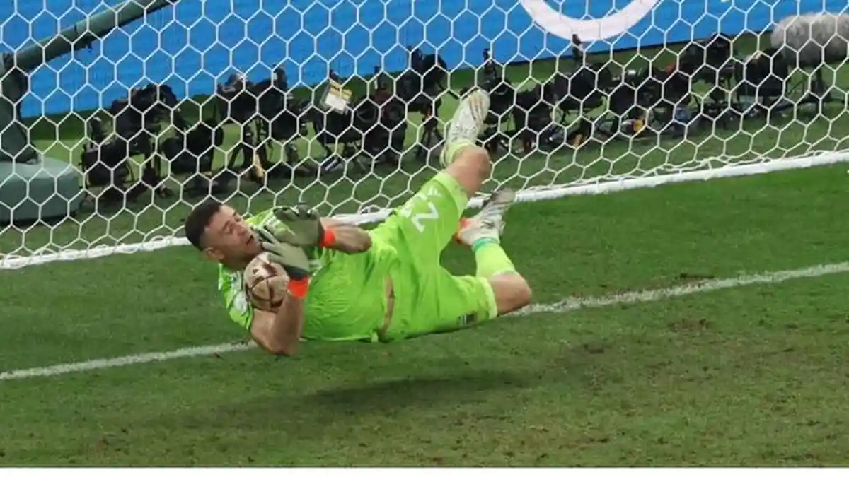 Kiper Argentina Saat Lawan Perancis di Final Piala Dunia Ternyata Pernah Main di Indonesia