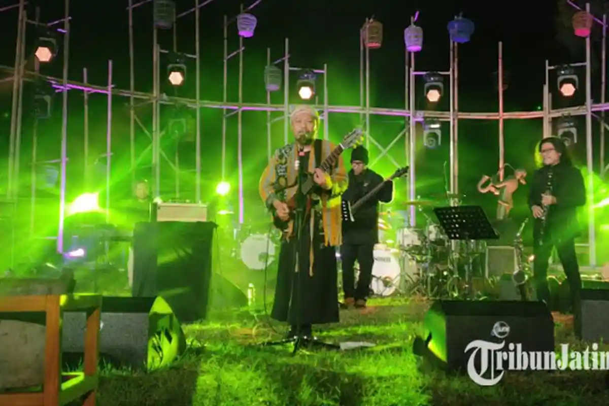 Jazz Gunung Bromo 2022, Pusakata Bikin Suasana Jadi Syahdu, Ahmad Albar & Ian Antono Hangatkan Acara
