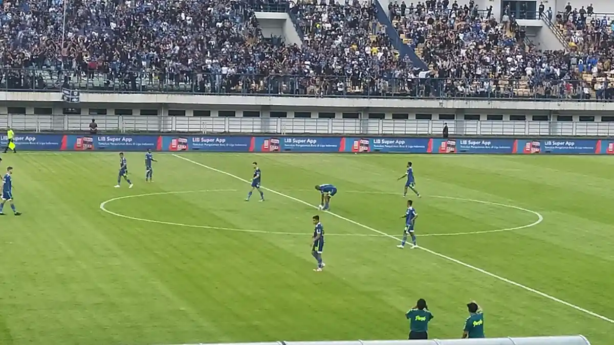 Lagi-lagi Oknum Bobotoh Berulah, Persib Terancam Sanksi, Ini tanggapan BOMBER