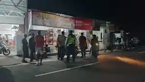 Polisi-melakukan-penyelidikan-di-TKP.jpg