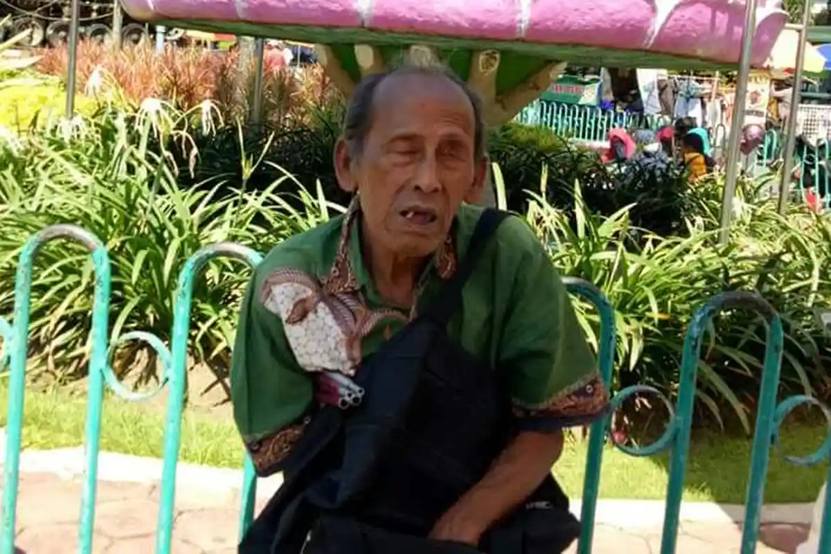 Pria Penyandang Disabilitas Ini Membuat Netizen Terenyuh, Mencari Yayasan Pastur yang Peduli Veteran