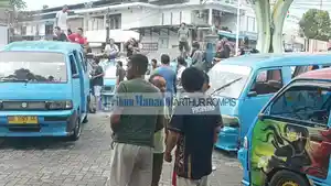 sopir-angkot-sdfgerfgserfv.jpg