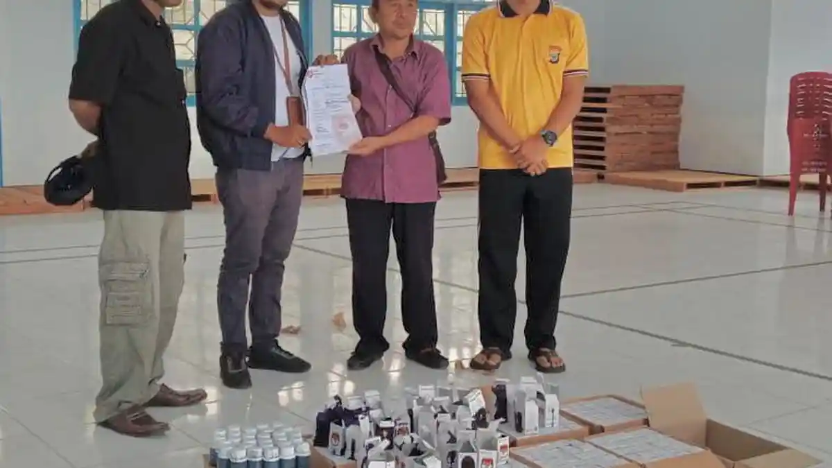 KPU Kaimana Terima 434 Botol Tinta Pemilu 2024, Chandra Kirana: 38 Rusak