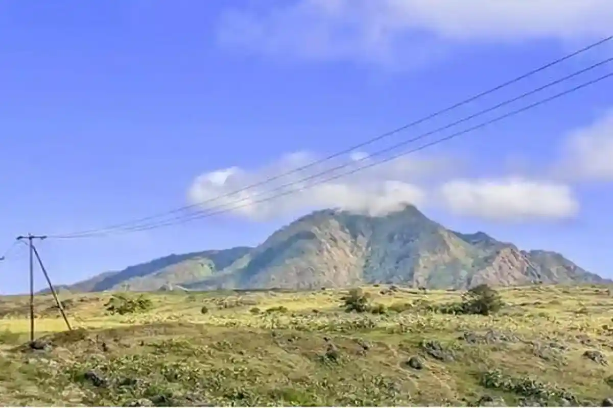 Wisata NTT,  Pesona Gunung Lakaan Kebanggan Warga Belu, Tempat Pendakian dan Ziarah Rohani