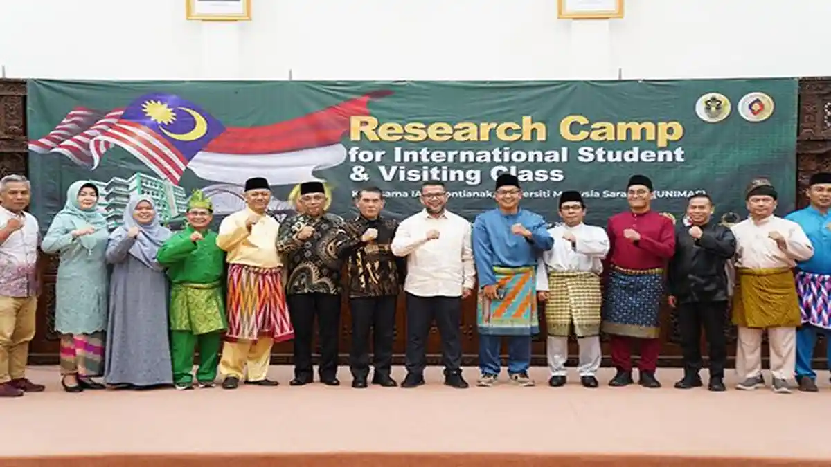 Peserta Research Camp for International Student Belajar Budaya Pontianak