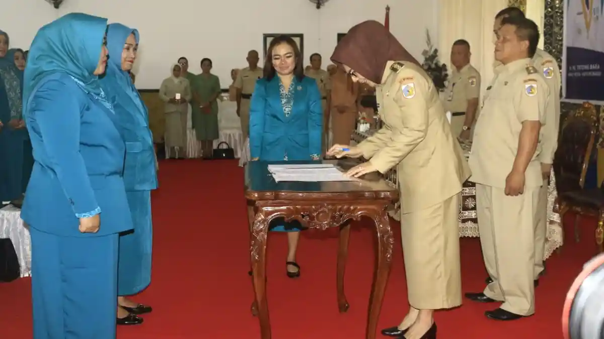 Wali Kota Tatong Bara Lantik Ketua TP PKK 2018-2023