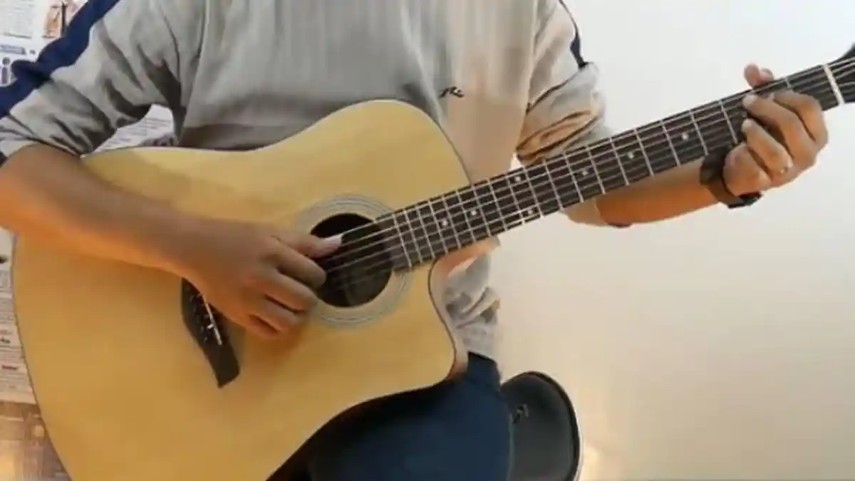Chord Gitar Hamasi Lo Di Mama Lo Di Baba, Lirik Gassa De - MRA Qasidah