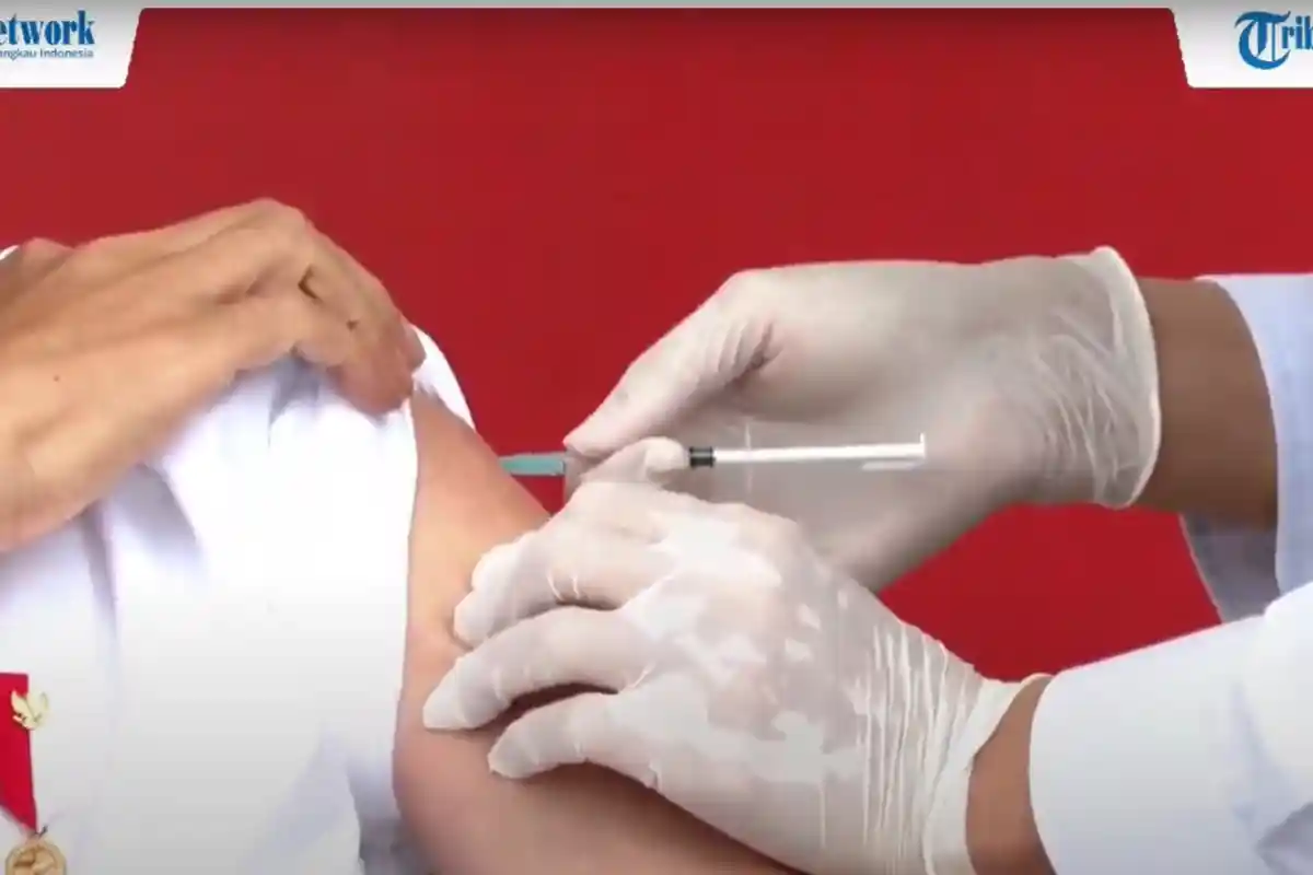 Tanggapan IDI soal Beredar Pesan Berantai Sebut Vaksinasi ke Presiden Gagal, Suntik Tak Tembus Otot