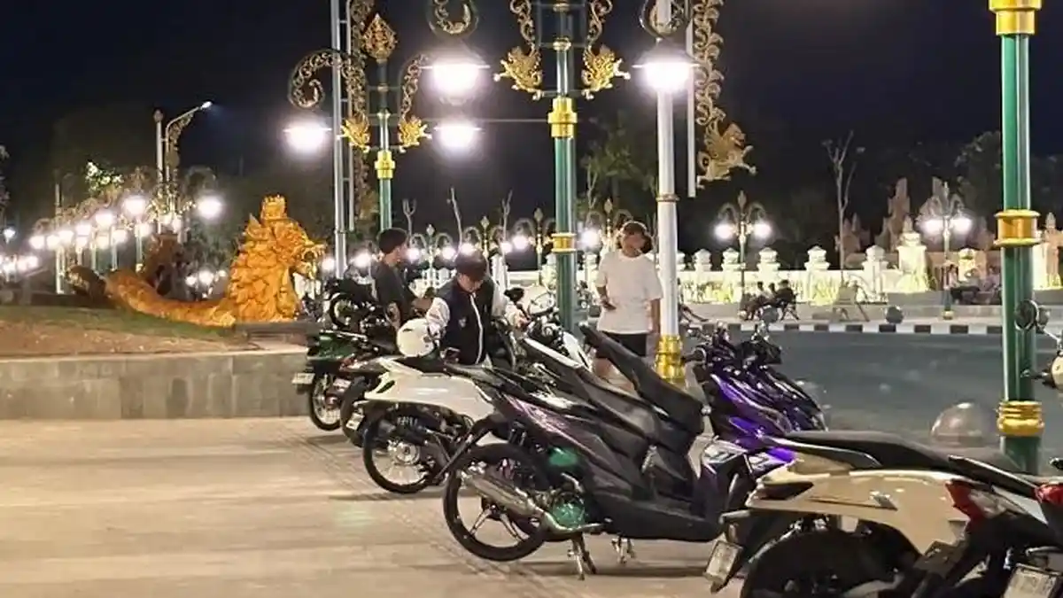 Sepeda Motor 'Mejeng' di Jalur Pedestrian Titik Nol Kota Singaraja, Bupati: Akan Disidak - Tribun-bali.com