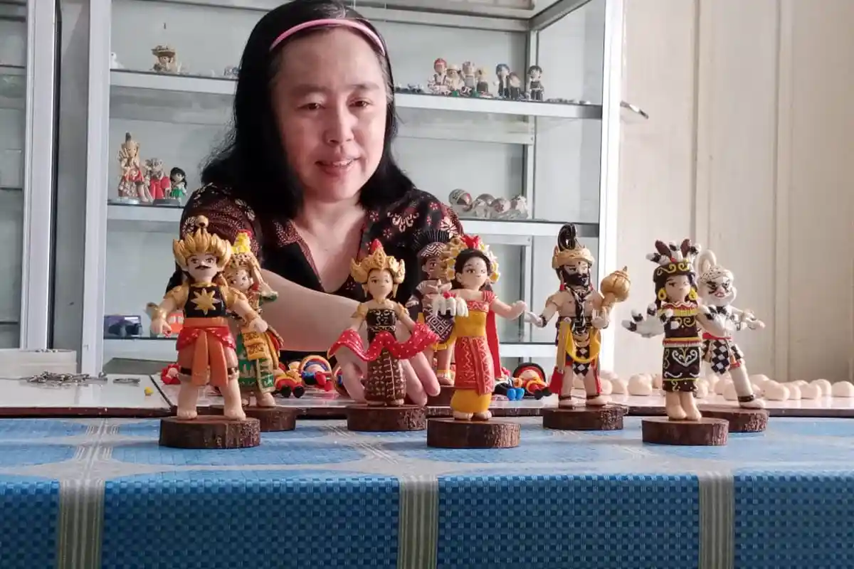 Jelang Imlek, Miniatur Patung Anak Berbaju Tionghoa di Salatiga Laris Diburu