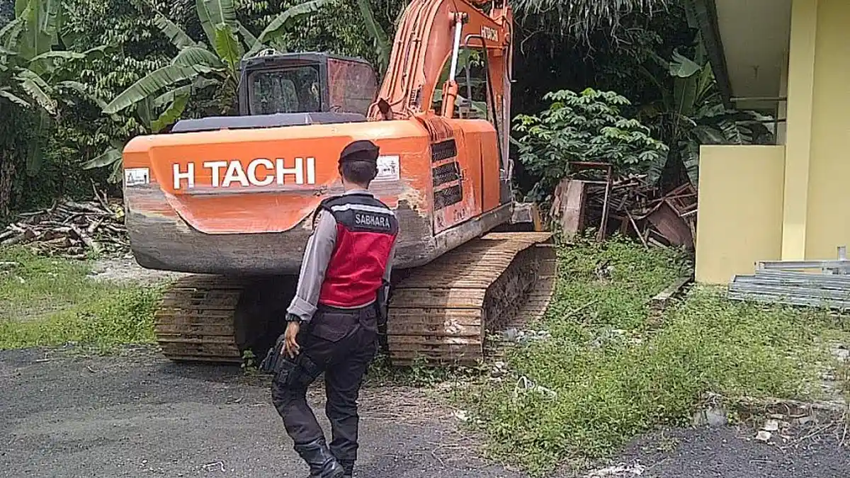 Tak Izin ke Pemilik Lahan, Alat Berat Ini Diamankan Polisi