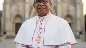 Mgr-Hans-Monteiro-terhitung-22-November-2025-menjabat-sebagai-Uskup-Larantuka.jpg