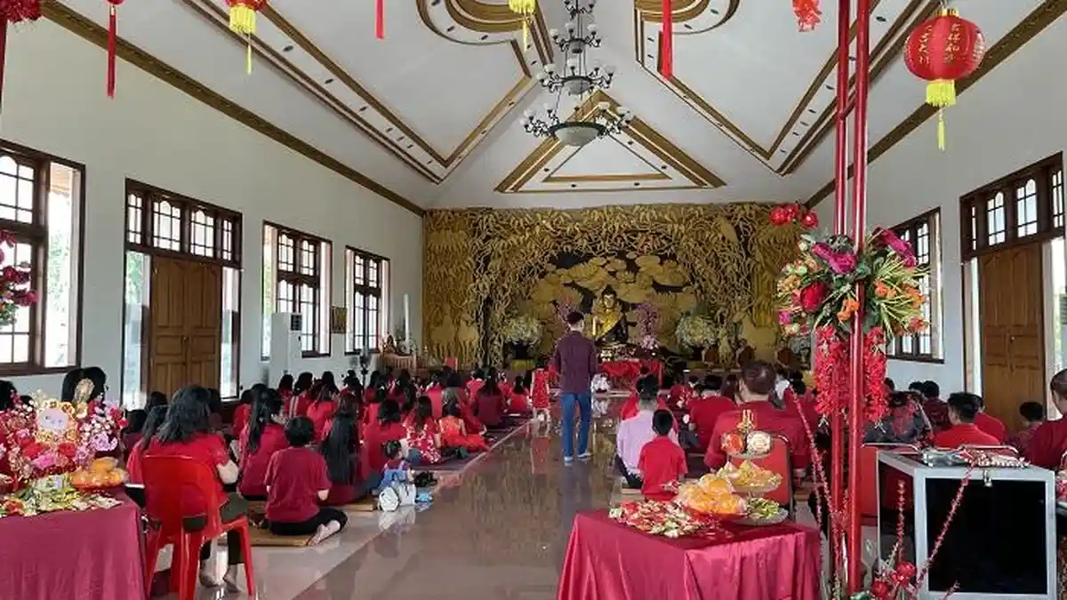 Ratusan Umat Buddha di Palu Rayakan Imlek 2576 Konzili di Vihara Karuna Dipa