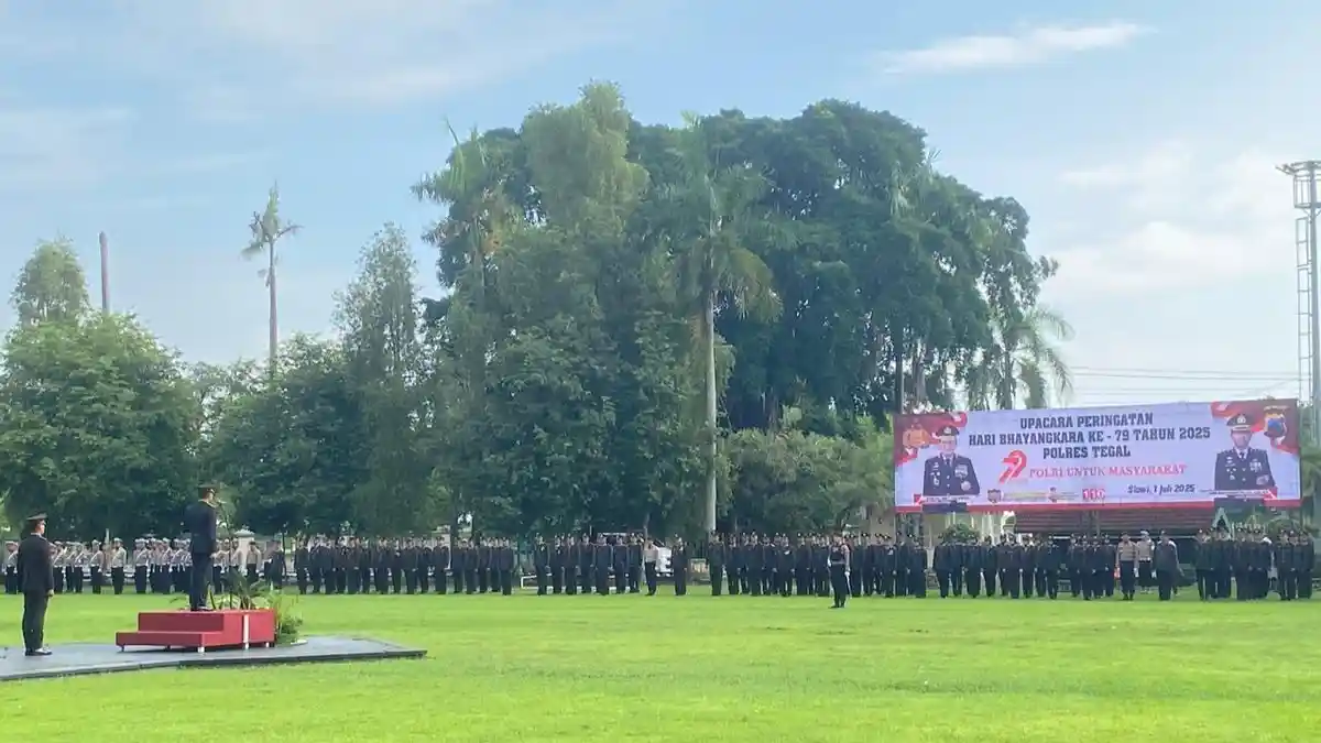 Mengabdi Tulus Ikhlas Jadi Pesan Penting di Upacara Hari Bhayangkara ke-79 Polres Tegal