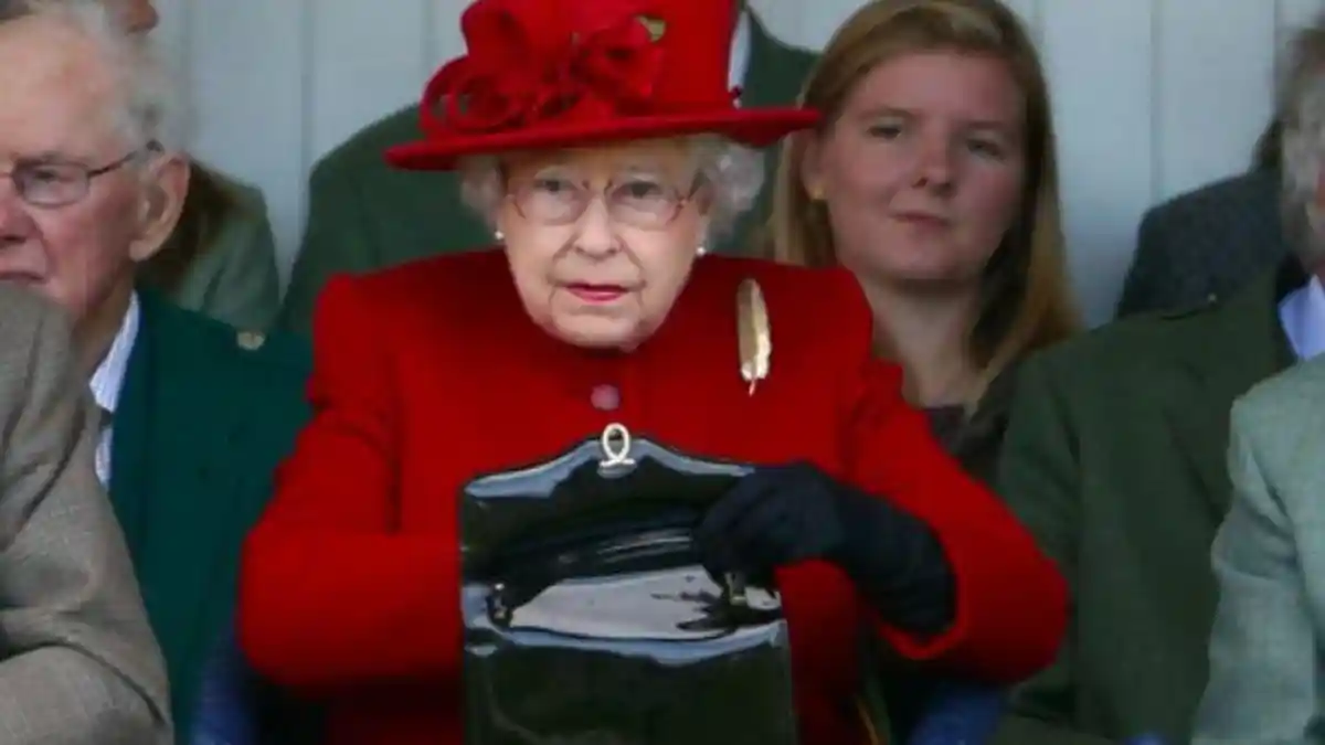 Sebelum Meninggal, Kondisi Tangan Ratu Elizabeth Hitam Seperti Lebam Tertangkap Kamera saat Salaman