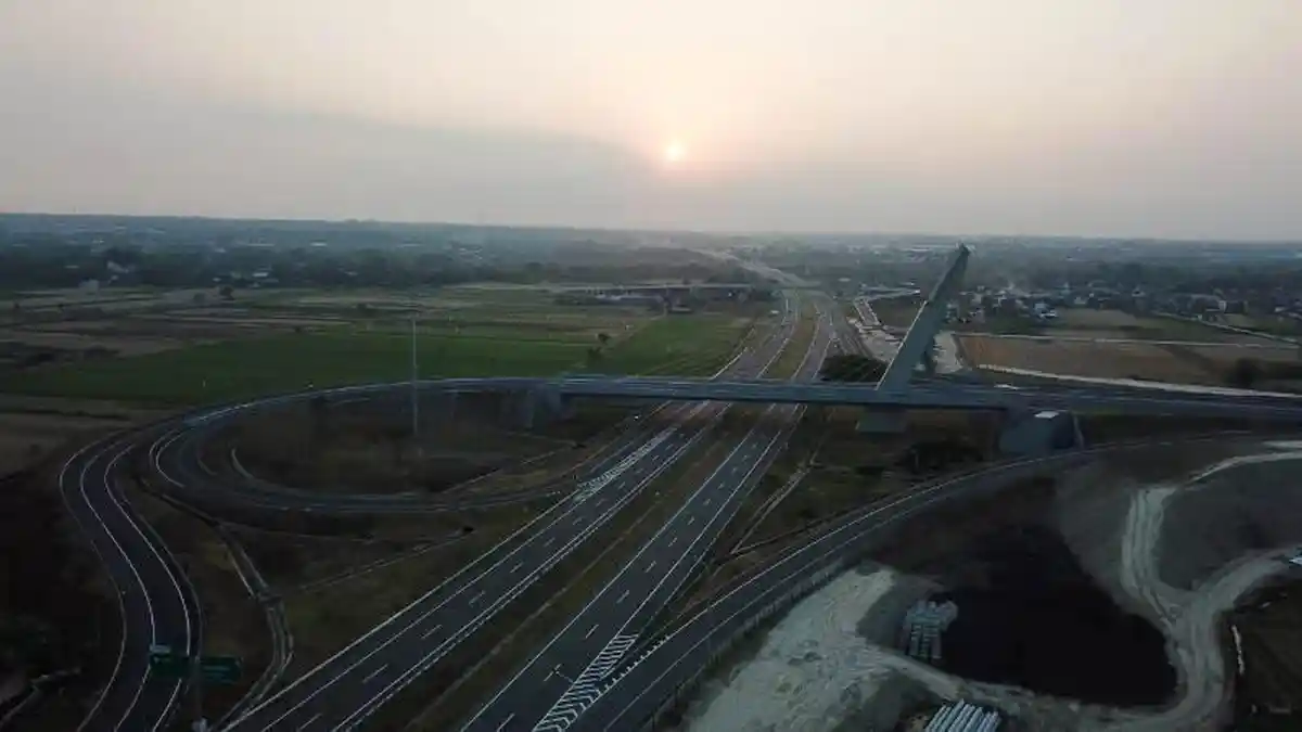 Jalan Tol Solo-Ngawi Siap Beroperasi